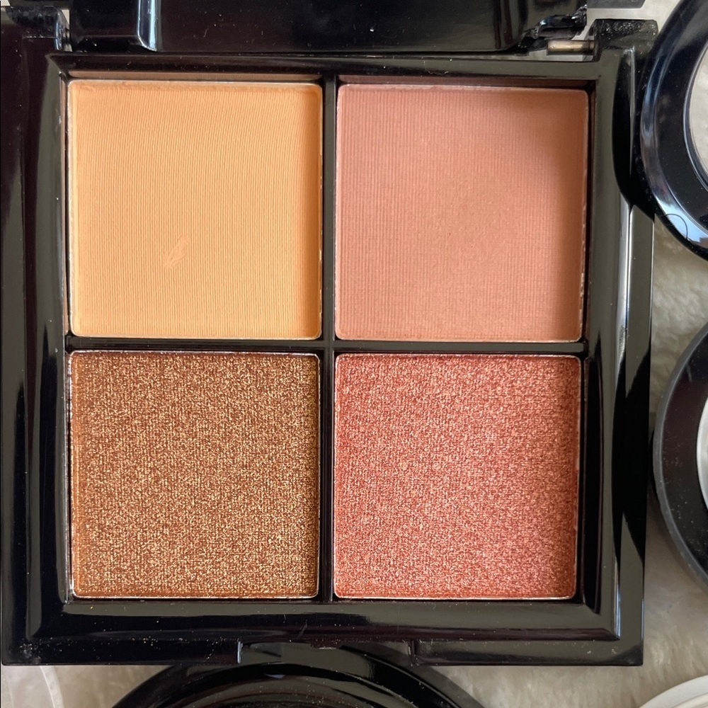 Mixed makeup bundle - Picture 4 of 8
